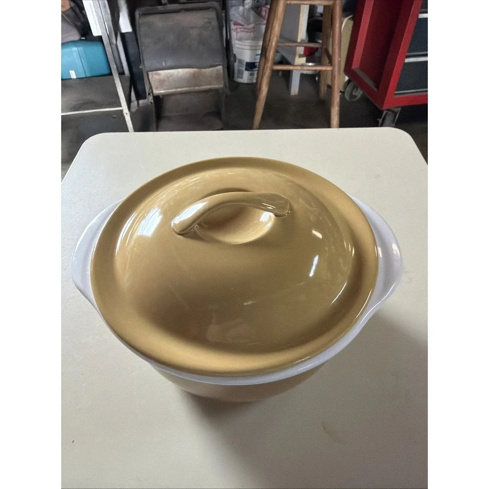 Vintage CorningWare Stoneware 1.5 Qt Round Casserole W/Lid Harvest Gold Mustard